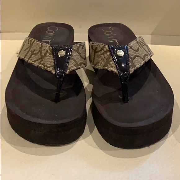 Calvin Klein flip flops - Picture 3 of 4